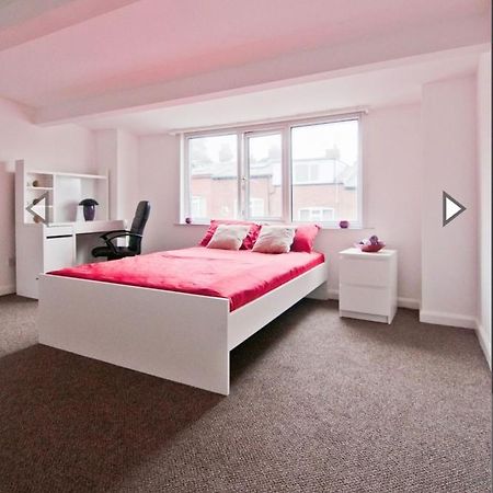 Budget Double Room Close To Leeds University And City Centre Buitenkant foto